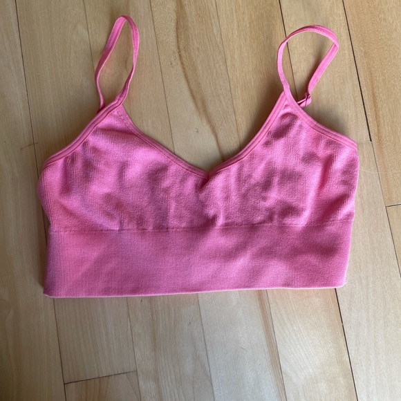 Aritzia Talula Seamless Bra top - Picture 3 of 4